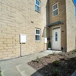 Large 4br House Leeds, Contractor Friendly Tatil Evi Leeds (West Yorkshire)
