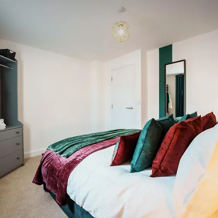 Large 4br House Leeds, Contractor Friendly Сasa de vacaciones Leeds (West Yorkshire)