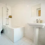 Large 4br House Leeds, Contractor Friendly Holiday home Leeds (West Yorkshire)