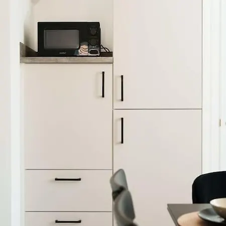 Superb 4br New House * Leeds (West Yorkshire)