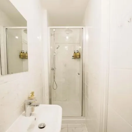 Holiday home Superb 4br New House