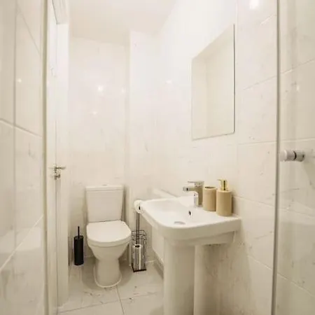 Superb 4br New House Holiday home *