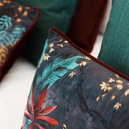 Warm & Spacious 4br Home, Great For Group Stays, Free Parking & Wifi, Sleeps 11 Semesterbostad Leeds (West Yorkshire)