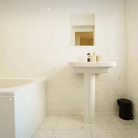 4 Bedroom House Leeds, Contractor Leeds (West Yorkshire)