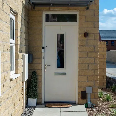 4 Bedroom House Leeds, Contractor