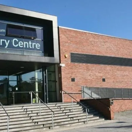 Warm & Spacious 4br Home, Great For Group Stays, Free Parking & Wifi, Sleeps 11