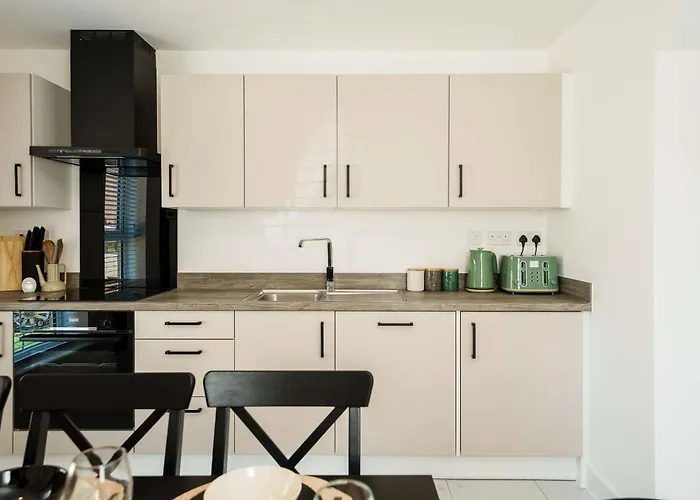 Large 4br House Leeds, Contractor Friendly Semesterbostad