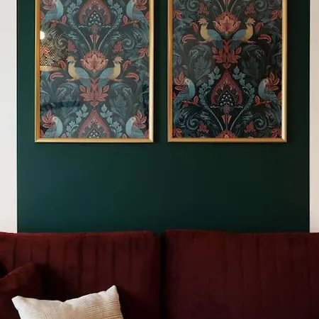 Tatil Evi Warm & Spacious 4br Home, Great For Group Stays, Free Parking & Wifi, Sleeps 11 *