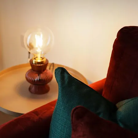 Warm & Spacious 4br Home, Great For Group Stays, Free Parking & Wifi, Sleeps 11 * Leeds (West Yorkshire)