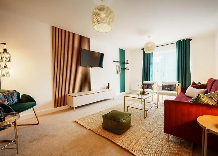 Large 4br House Leeds, Contractor Friendly *