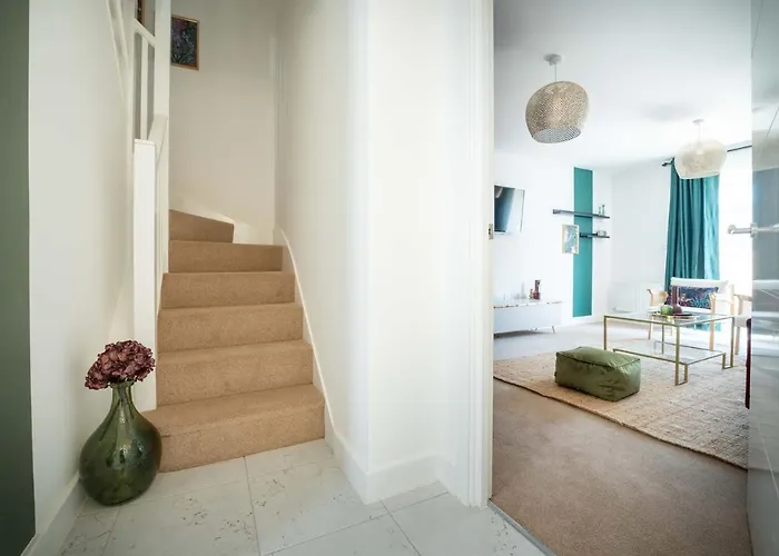 Large 4br House Leeds, Contractor Friendly Holiday home Leeds (West Yorkshire)