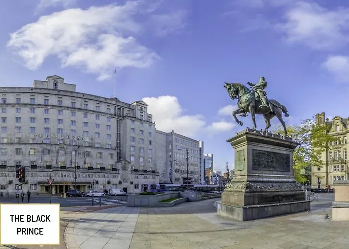 Holiday home Large 4br House Leeds, Contractor Friendly